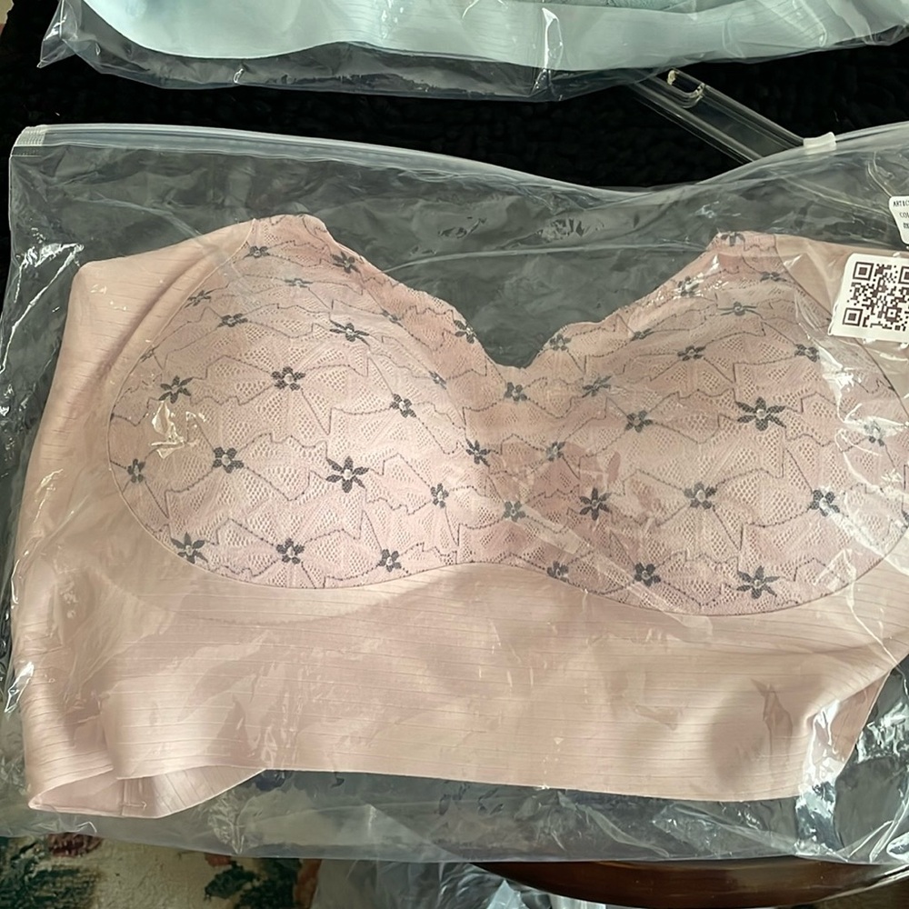 IvyLift – Elevate Your Comfort with Natural Support pink bra still on package